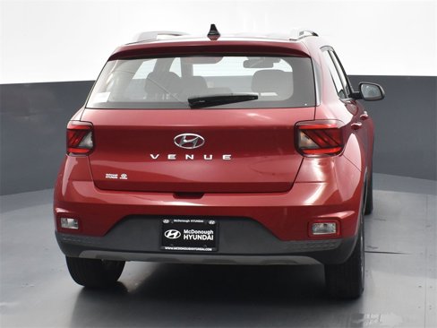 Certified 2022 Hyundai Venue SEL w/ Cargo Package image 4
