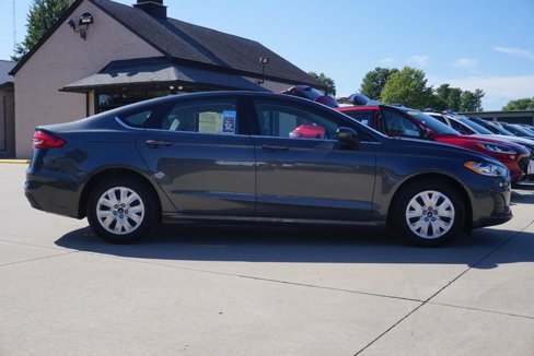 Used 2019 Ford Fusion S image 2