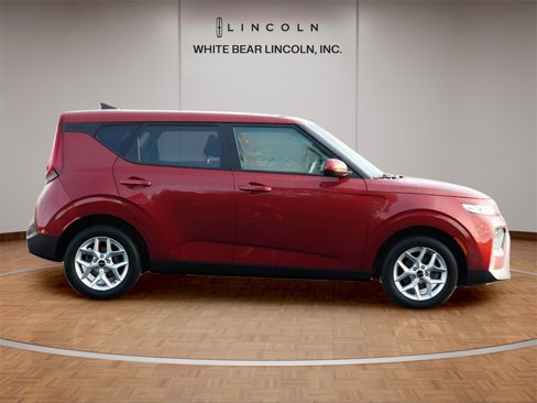 Used 2022 Kia Soul LX w/ Technology Package image 4