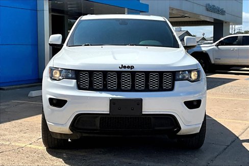 Used 2019 Jeep Grand Cherokee Altitude image 3
