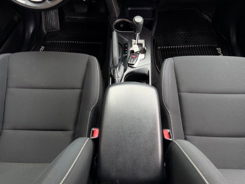 Used 2018 Toyota RAV4 XLE image 18