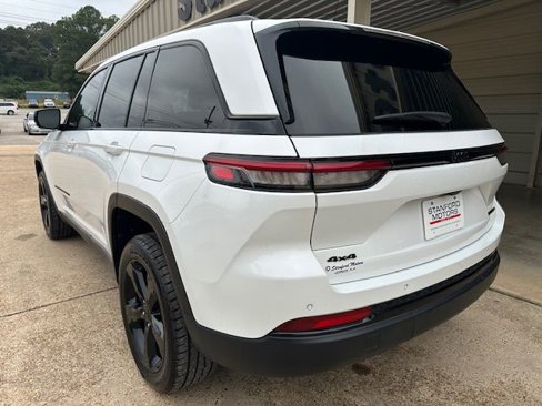 Used 2023 Jeep Grand Cherokee Limited w/ Black Appearance Package image 7