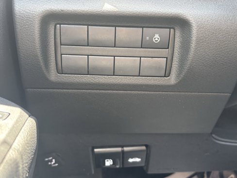 Used 2021 Nissan Kicks SR w/ SR Premium Package image 38