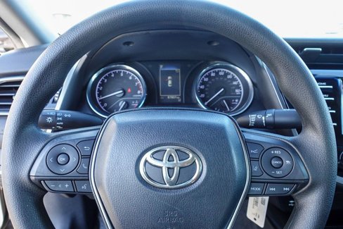 Used 2019 Toyota Camry L image 14