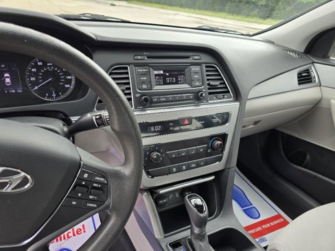 Used 2017 Hyundai Sonata SE image 13
