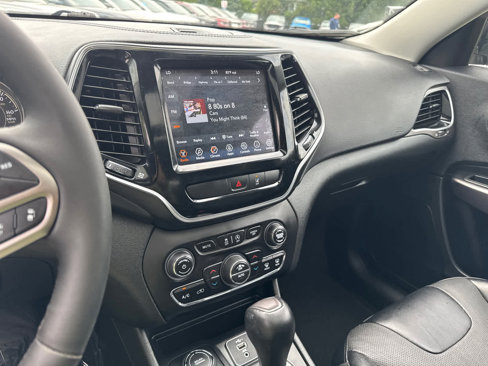 Used 2022 Jeep Cherokee Limited image 27