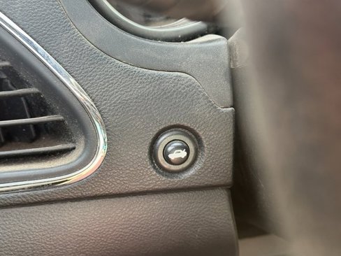 Used 2013 Chrysler 200 LX image 18