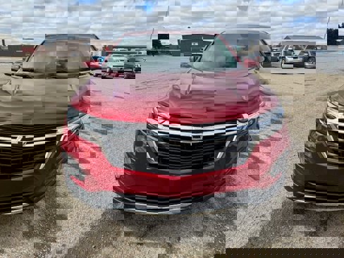 Used 2023 Chevrolet Equinox LT image 2