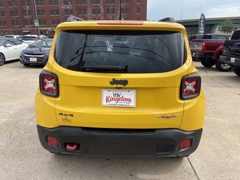 Used 2016 Jeep Renegade Trailhawk w/ Premium Trailhawk Package image 6