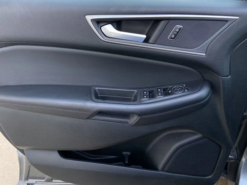 Used 2023 Ford Edge SEL image 10