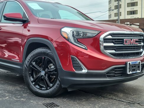 Used 2020 GMC Terrain SLE w/ Driver Convenience Package image 2