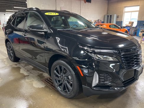 Used 2024 Chevrolet Equinox RS w/ LPO, Floor Liner Package image 7