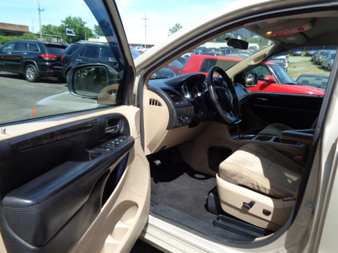 Used 2013 Dodge Grand Caravan SXT image 14