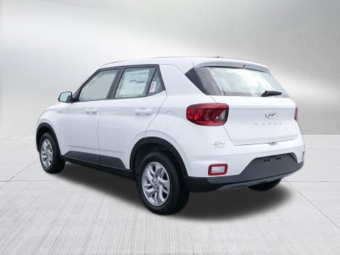 New 2025 Hyundai Venue SE image 5
