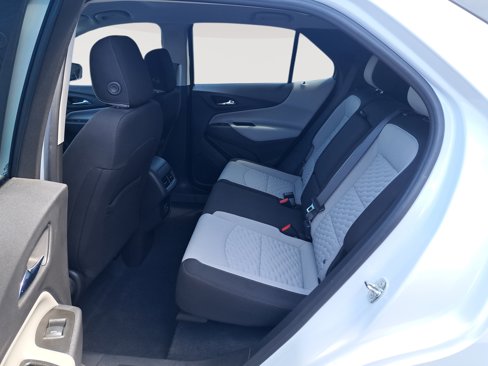 Used 2021 Chevrolet Equinox LS image 14