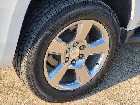 Used 2017 Chevrolet Suburban LT w/ Texas Edition Package image 7