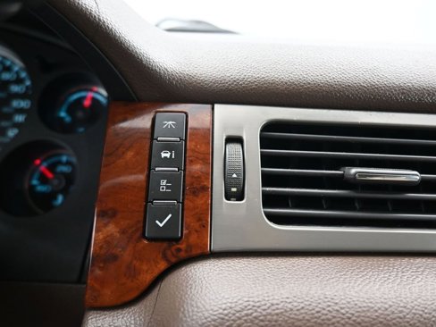 Used 2014 Chevrolet Tahoe LT image 16