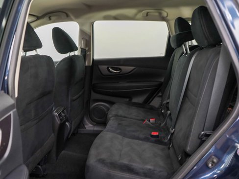 Used 2016 Nissan Rogue SV image 16