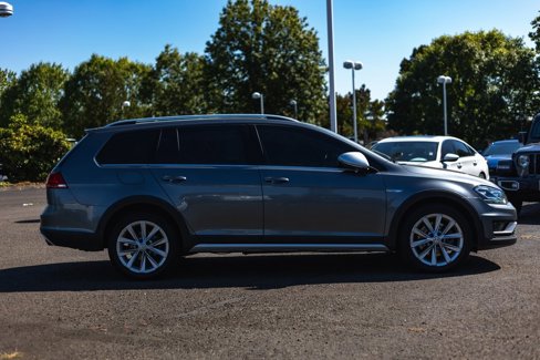 Used 2017 Volkswagen Golf Alltrack image 25
