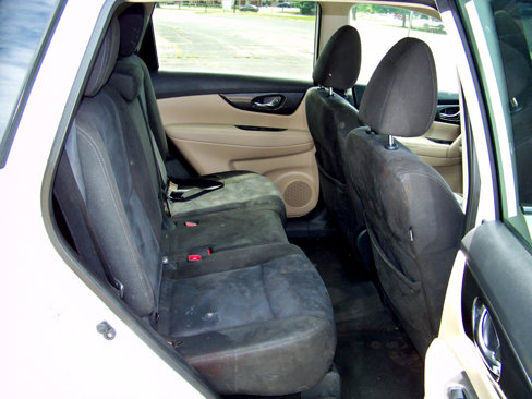 Used 2015 Nissan Rogue SV image 18