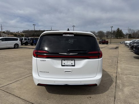 New 2025 Chrysler Pacifica Select image 13