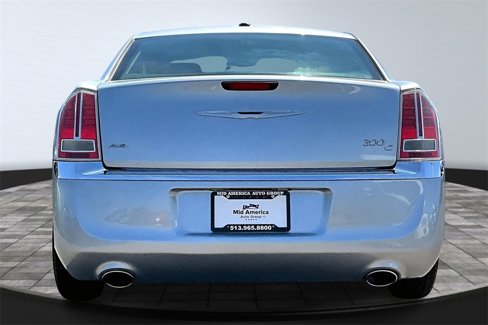 Used 2013 Chrysler 300 C image 4