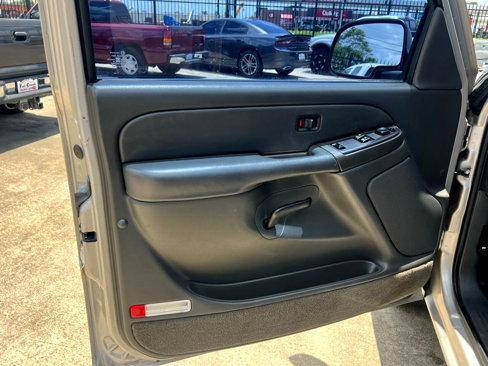 Used 2005 GMC Sierra 1500 W/T image 17