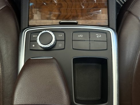 Used 2015 Mercedes-Benz GL 450 4MATIC image 24
