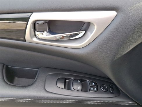 Certified 2020 Nissan Pathfinder SV image 10