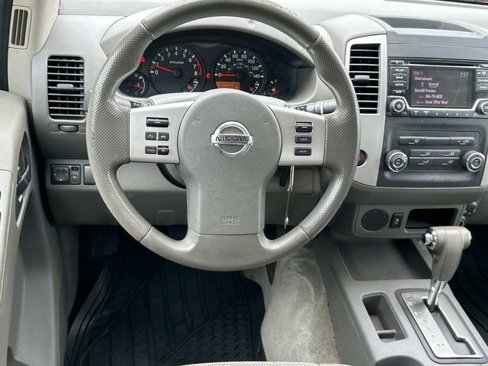 Used 2018 Nissan Frontier SV image 14