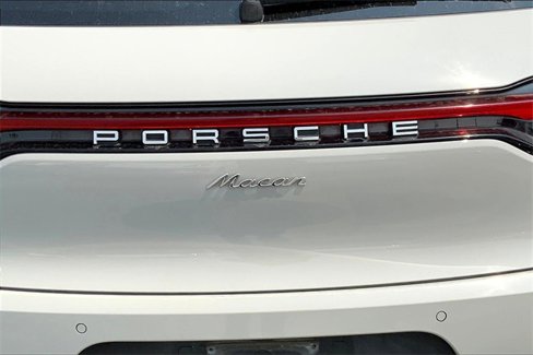 Certified 2020 Porsche Macan image 38