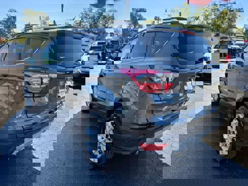 Used 2018 Ford Escape SE image 5