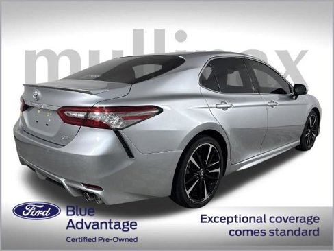 Used 2018 Toyota Camry XSE image 4