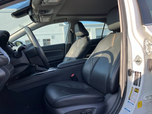 Used 2020 Toyota Camry XLE image 17