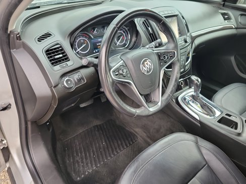 Used 2017 Buick Regal Sport Touring image 20