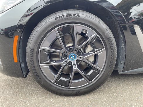 Used 2022 BMW i4 eDrive40 image 7