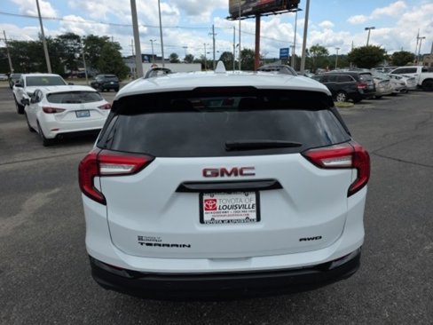 Used 2023 GMC Terrain SLE w/ Driver Convenience Package image 6
