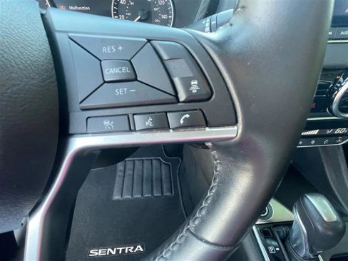 Used 2020 Nissan Sentra SV image 11