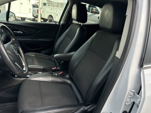 Used 2020 Buick Encore Preferred w/ Safety Package image 29