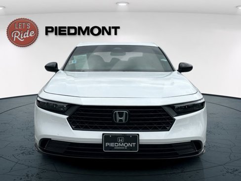 Used 2023 Honda Accord Sport image 3