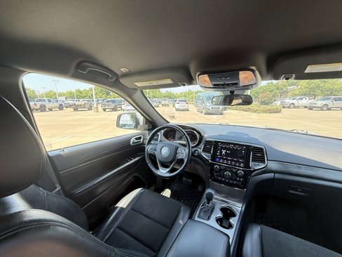 Used 2021 Jeep Grand Cherokee Laredo X image 14