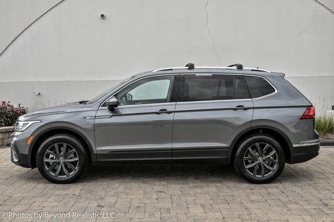 Used 2024 Volkswagen Tiguan SE w/ Panoramic Sunroof Package image 5