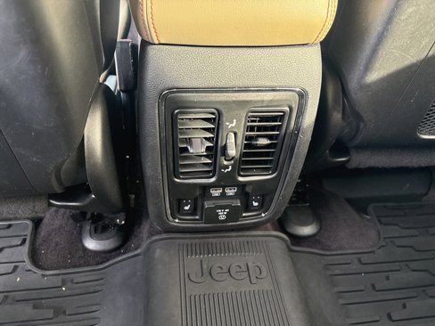 Used 2017 Jeep Grand Cherokee Limited 75th Anniversary image 23