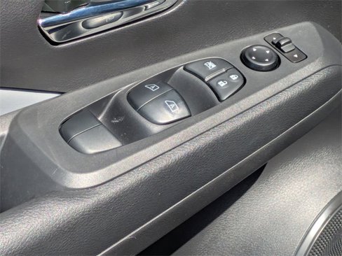 Certified 2024 Nissan Kicks SR image 14