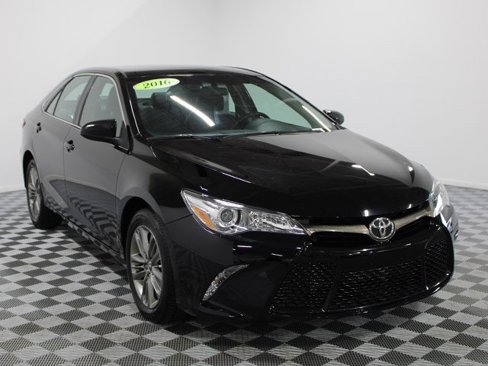 Used 2016 Toyota Camry SE image 8