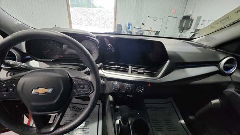 Used 2025 Chevrolet Trax LS image 10