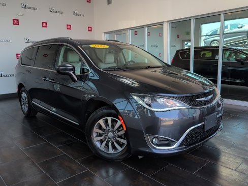 Used 2020 Chrysler Pacifica Touring-L Plus image 2