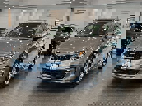 Used 2018 Kia Optima LX image 1