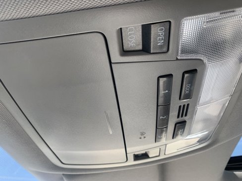 Used 2018 Toyota Highlander XLE image 8