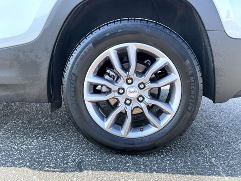 Certified 2024 GMC Terrain SLT image 22